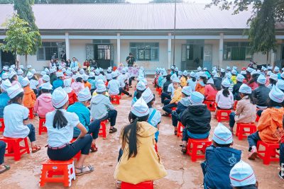 Ngày 18/12/2018 mời cựu chiến binh nói chuyện truyền thống về anh bộ đội Cụ Hồ và tuyên truyền về chủ quyền biển đảo năm học 2018-2019