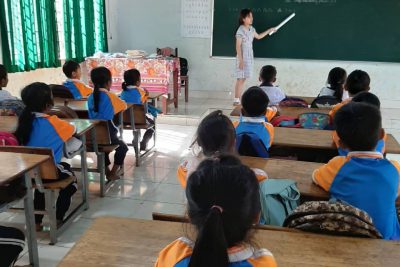 Hoạt động dạy học và đọc sách thư viên của cô trò